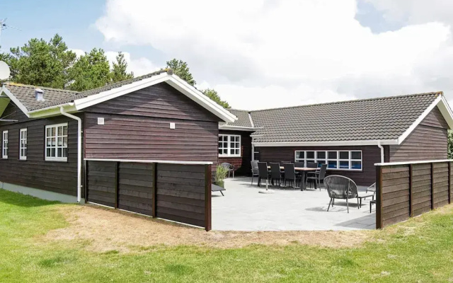 8 Person Holiday Home in Blavand