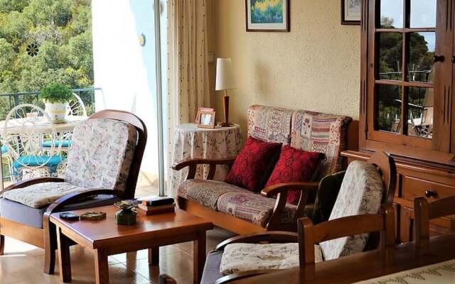 House - 2 Bedrooms with Pool and WiFi - 107930