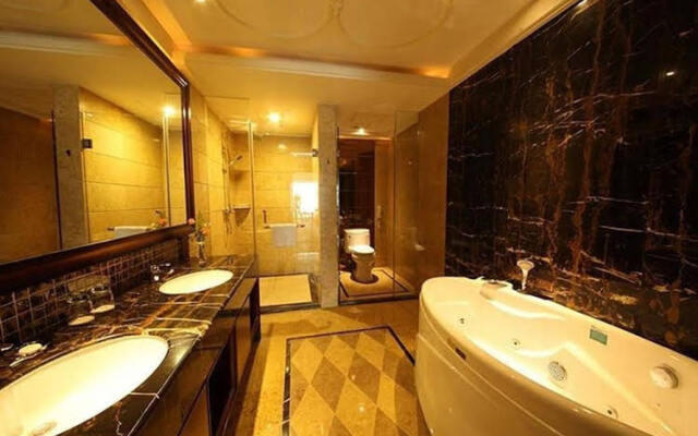 Cannes Holiday Inn Hotel