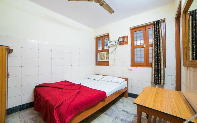 Sree Radha Lodge by OYO Rooms