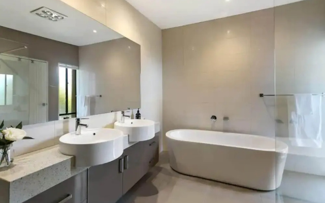 Villa Verde Luxury By The Golf Course