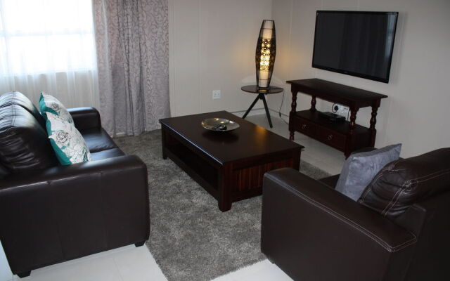 Hillside Executive Accommodation Maerua Mall