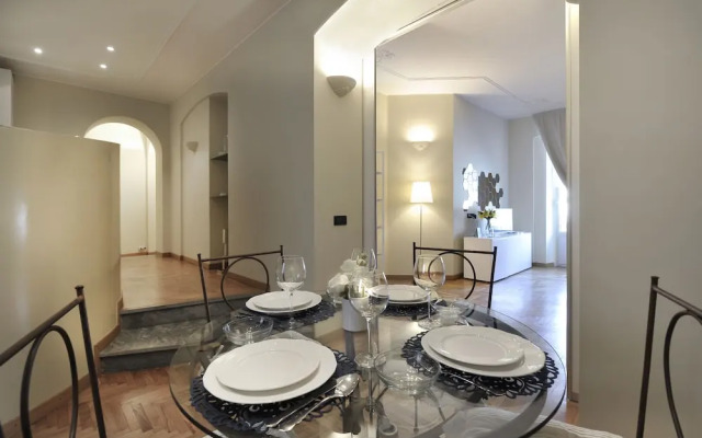 At Home Heart of Milan - Design Duomo Apartment