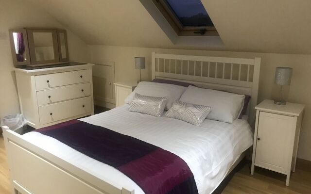 Dungannon 2 Bed Bungalow - Sleeps 5 - Pet Friendly