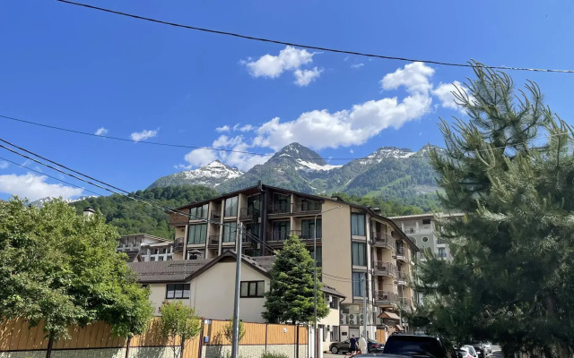 Апартаменты в центре Эсто-Садок с бассейном