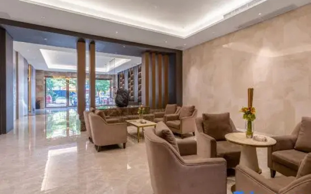 Yunpu International Hotel (Foshan Lecong Furniture World)