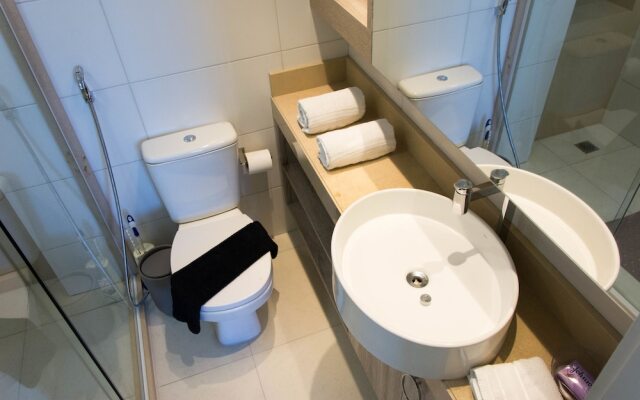 Penthouse Apartment with Hot Tub near Beach