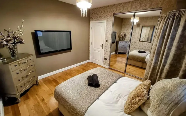 Homebird Property - Carter Knowle House