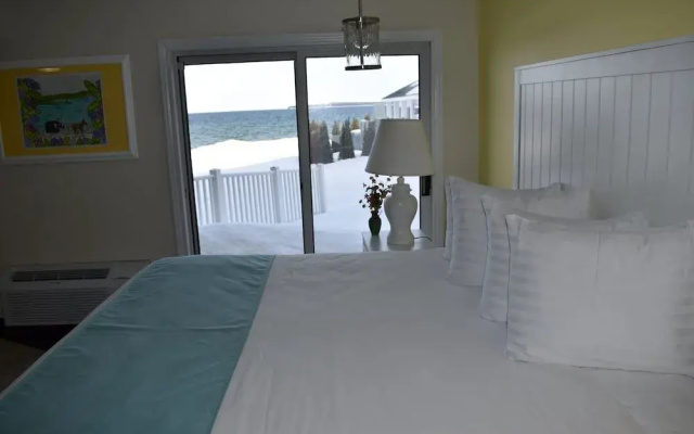 Breakers Resort & Beach Bar