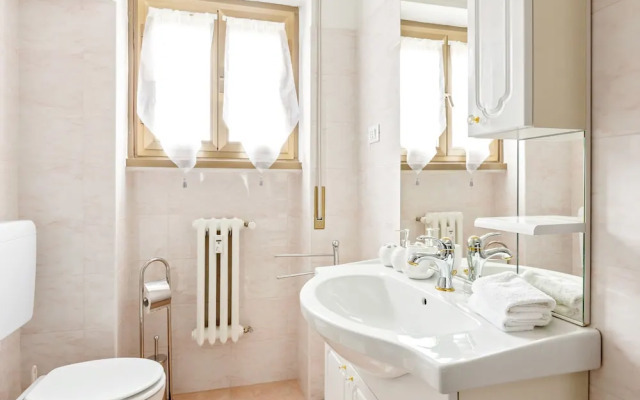 Renewed Balcony Flat With Green Garden