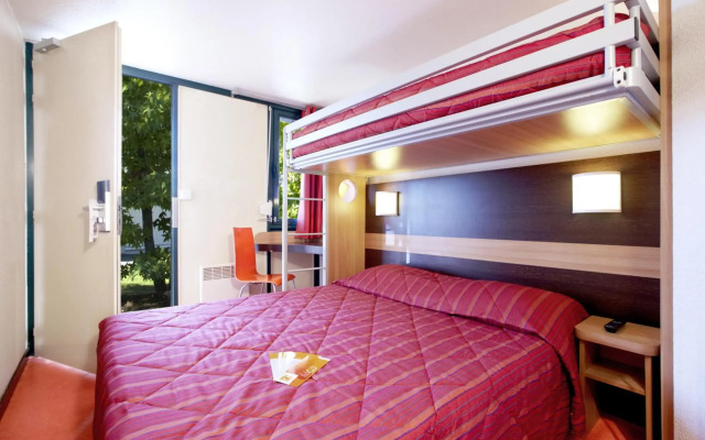 Premiere Classe Bourges (6 kms du centre-ville)