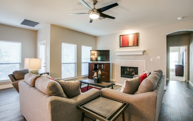 Beautifully furnished 3 bedroom Frisco