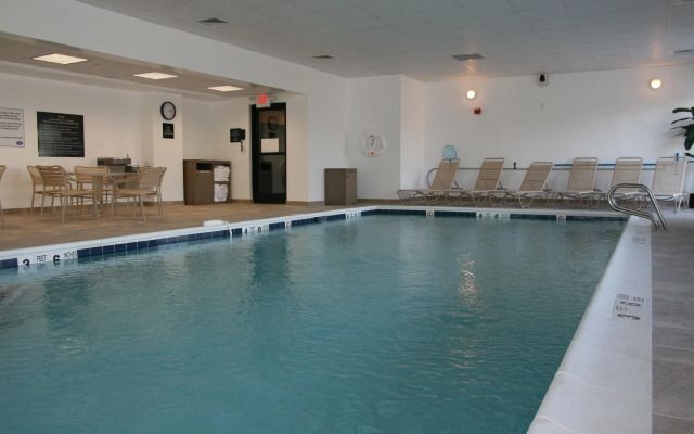 Hampton Inn Long Island / Commack