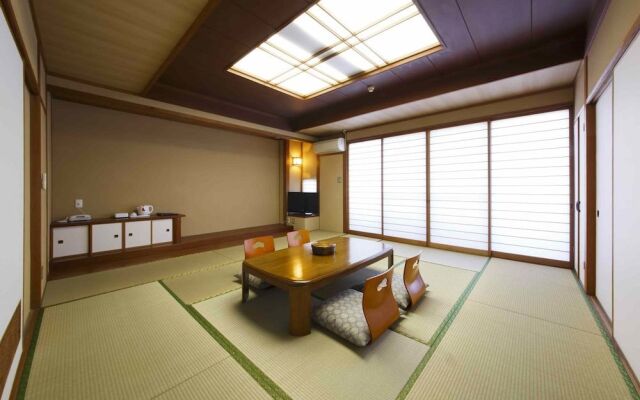Toyokawa Grand Hotel