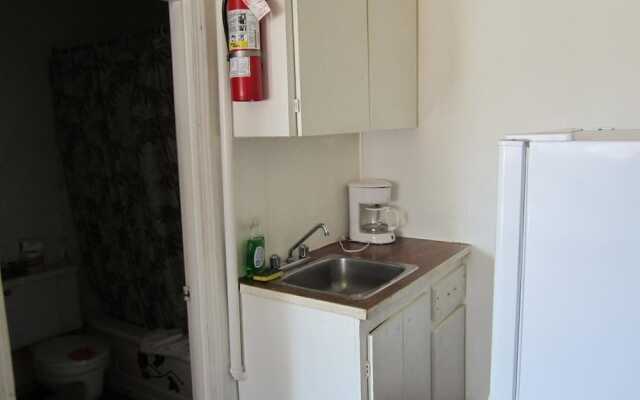 Chetwynd Court Motel