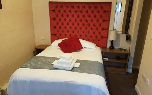 Dorset Arms Hotel
