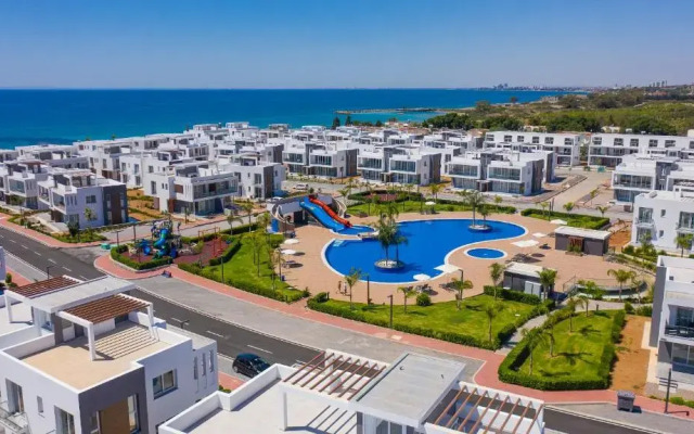 Emerald Seaside Residence At Four Seasons