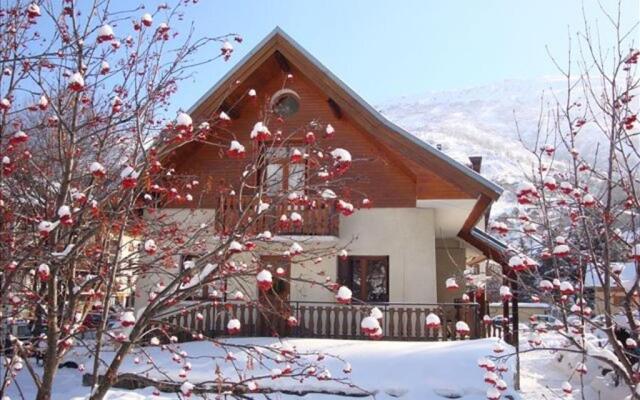 Studio avec jardin clos et wifi a Valloire a 3 km des pistes