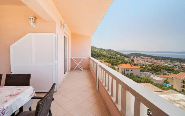 Apartments Emilija Makarska