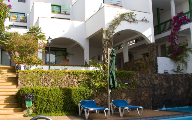 Aparthotel Esquinzo Y Monte Del Mar