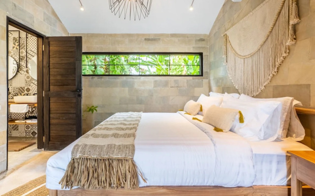 Rumah villa by EVDEkimi Ubud - Longer Stay More Rewards