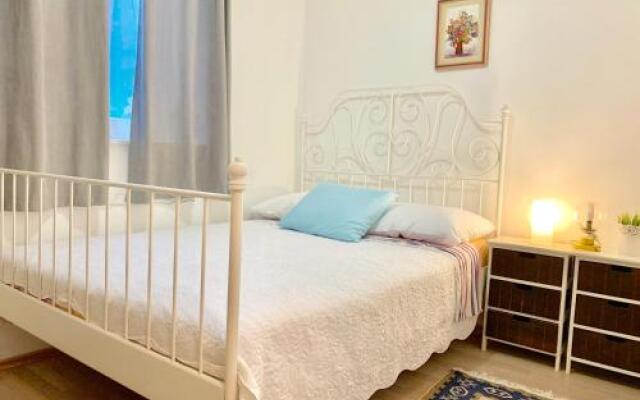 Summer Apartment 2