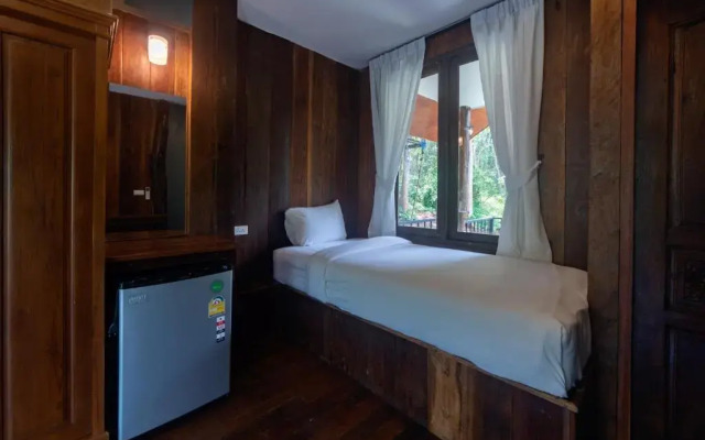 Tawan Riverside - Elephant Resort