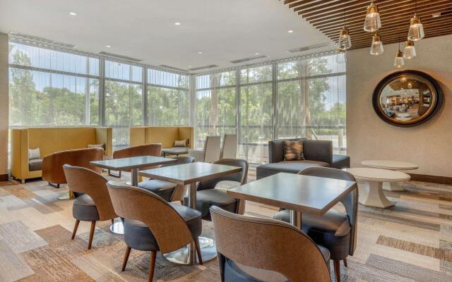 Cambria Hotel Charleston Riverview