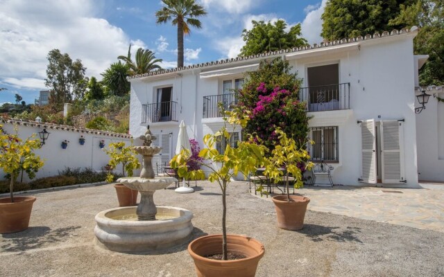 Mansion With 8 Bedrooms in Marbella, With Wonderful sea View, Private