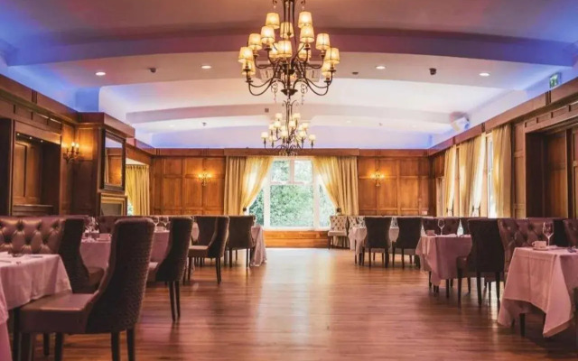 Dunadry Hotel and Gardens