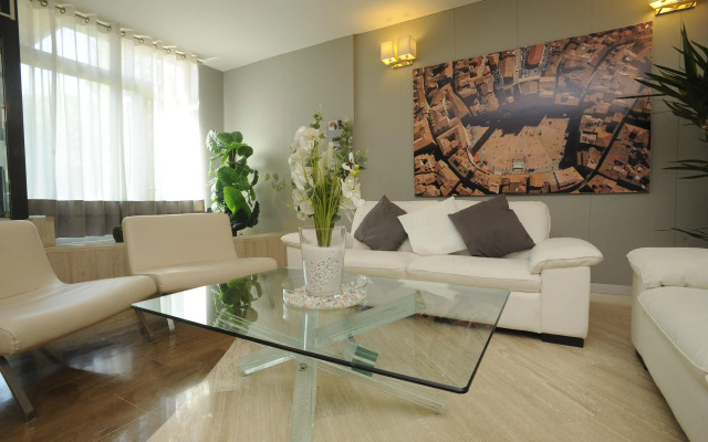 Hotel Executive