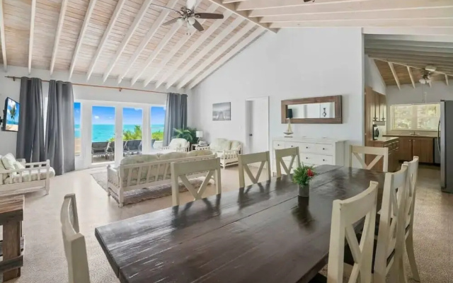 Beachfront White Palm Villa - Tar Bay