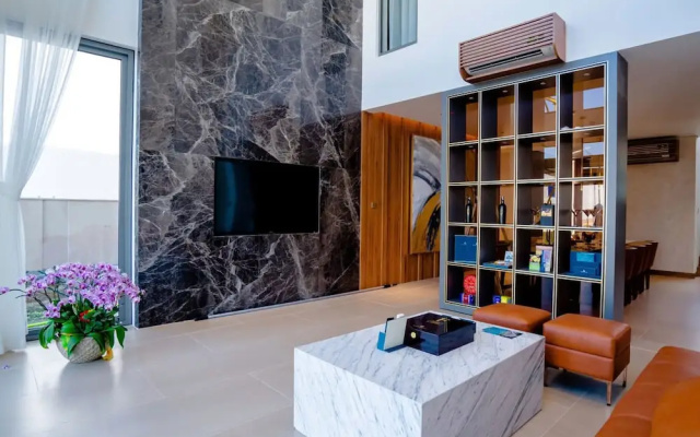 Regal Riverside Villas – Lobby – Da Nang