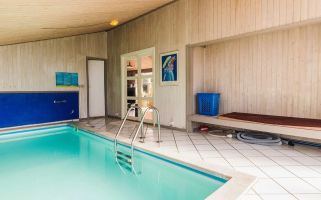 10 Person Holiday Home in Albaek