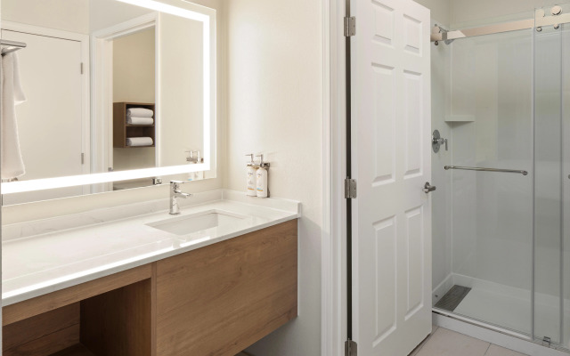 Staybridge Suites MPLS-Maple Grove/Arbor Lakes by IHG
