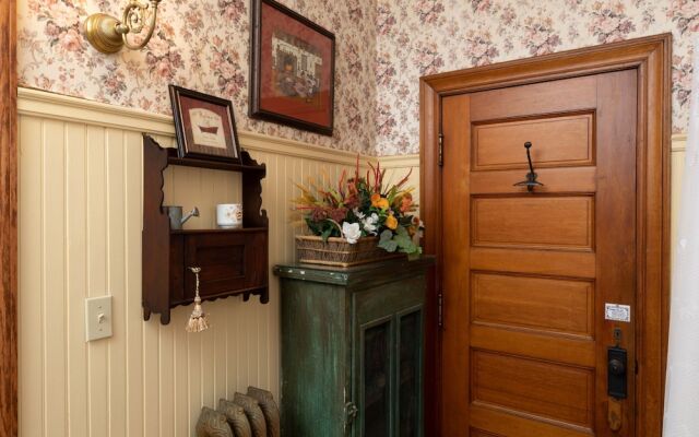 The Dempsey Manor Bed & Breakfast Inn