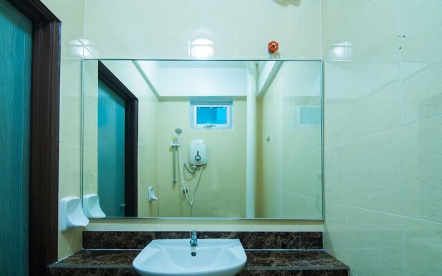 528 Andaman Sea Hotel
