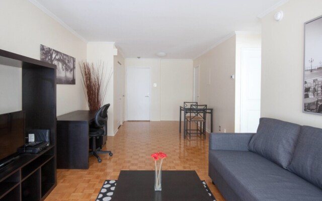 Slick 1BR Right Downtown by Namastay