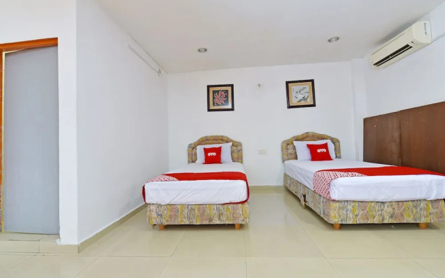 OYO 90494 Sam Huat Hotel
