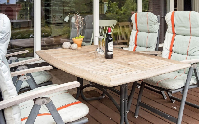 6 Person Holiday Home in Spottrup