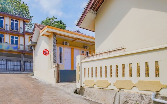 Wisma Bambu Syariah by  OYO Rooms