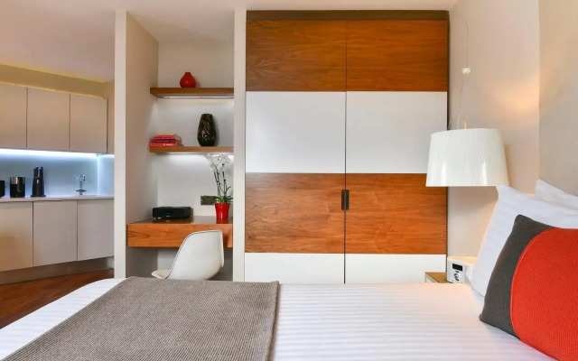 Fraser Place Canary Wharf