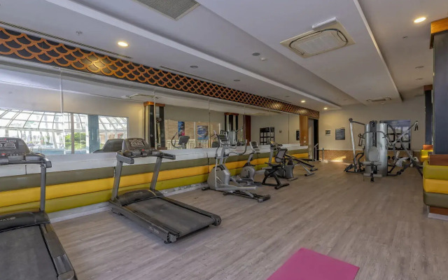 Port River Hotel & Spa