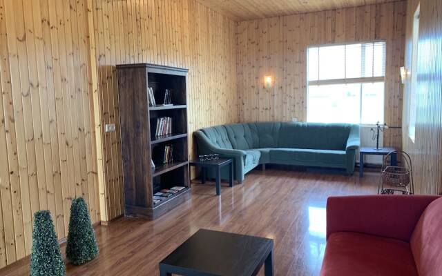 Отель Hlín Guesthouse