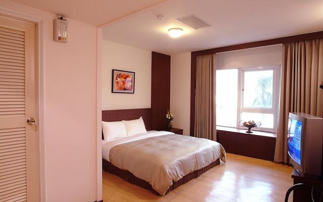 Takatama Hotel