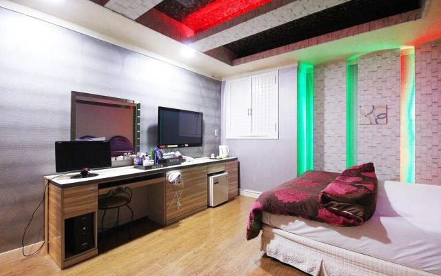 Western Wonpyeongdong Lancelot