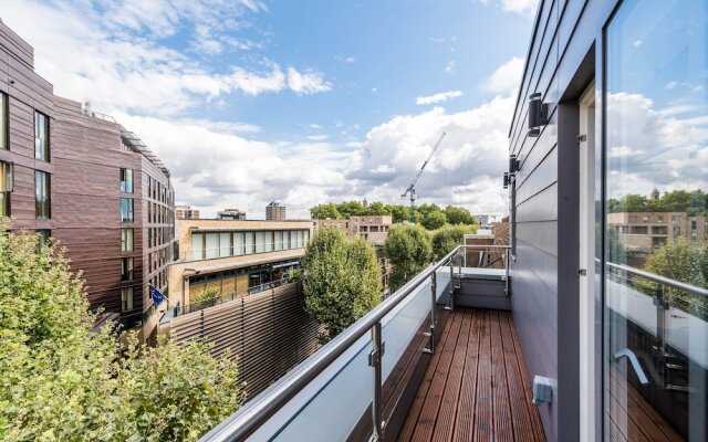 Stylish 3 Bedroom Flat With Balcony Shoreditch