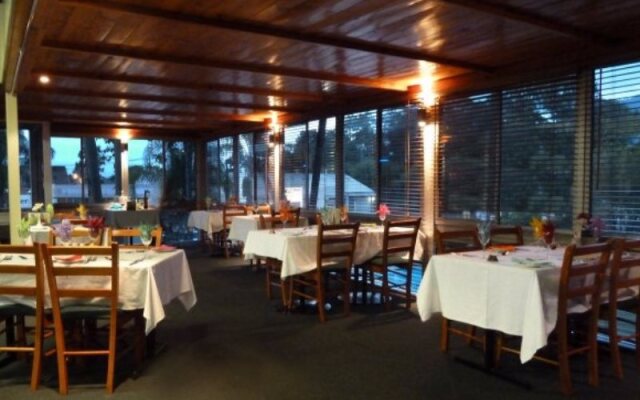 Bucketts Way Motel