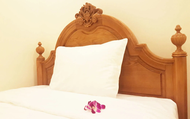 SAZI Erato Hotel - Free Airport & Breakfast