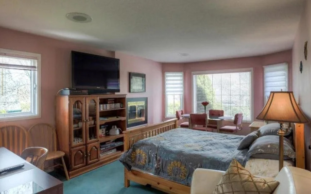 By the Bridge Bed & Breakfast